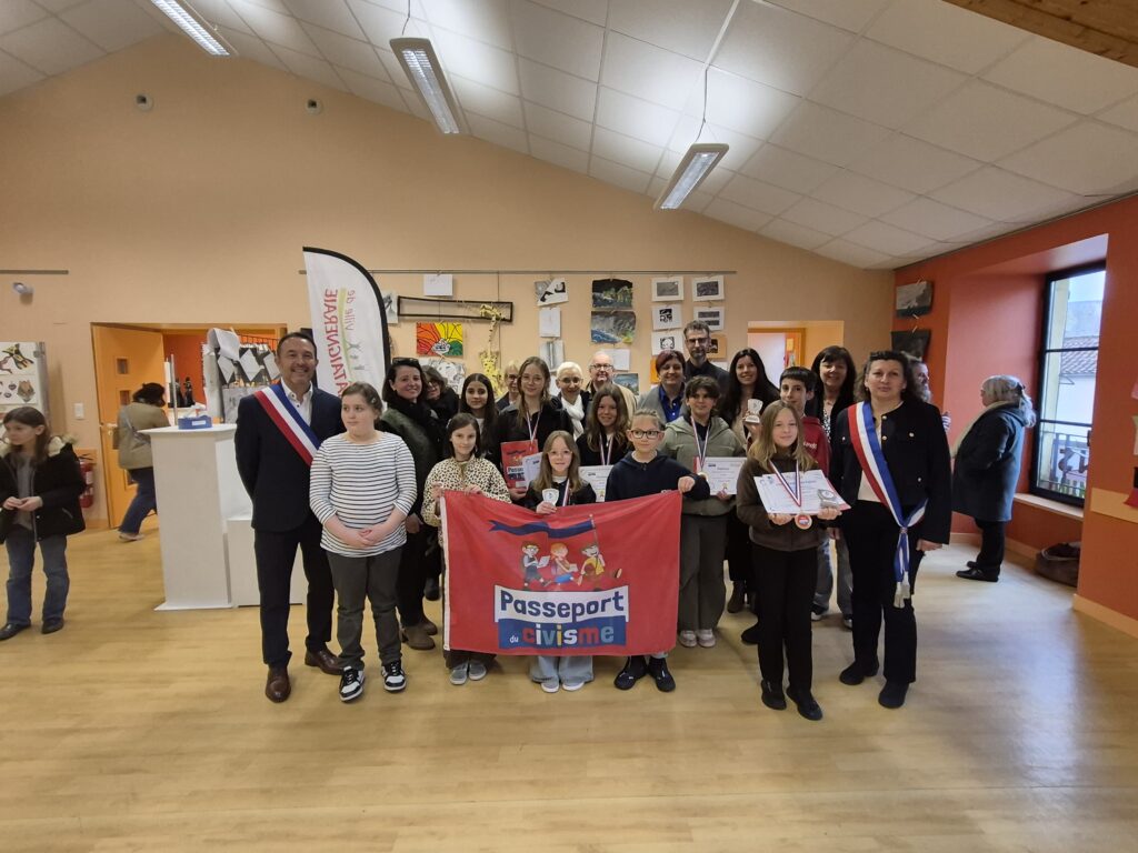 VERNISSAGE DE L’EXPOSITION DE PRINTEMPS ET MISE À L’HONNEUR DES JEUNES DE LA COMMUNE
