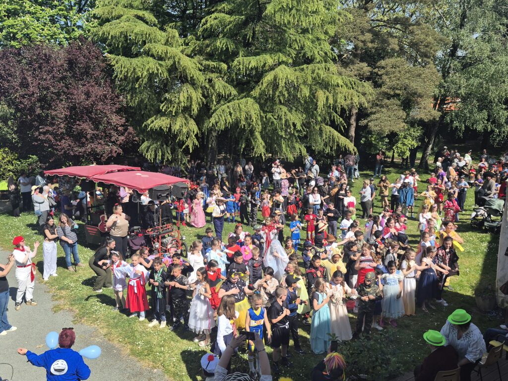 UN CARNAVAL COLORÉ 🎭🌈